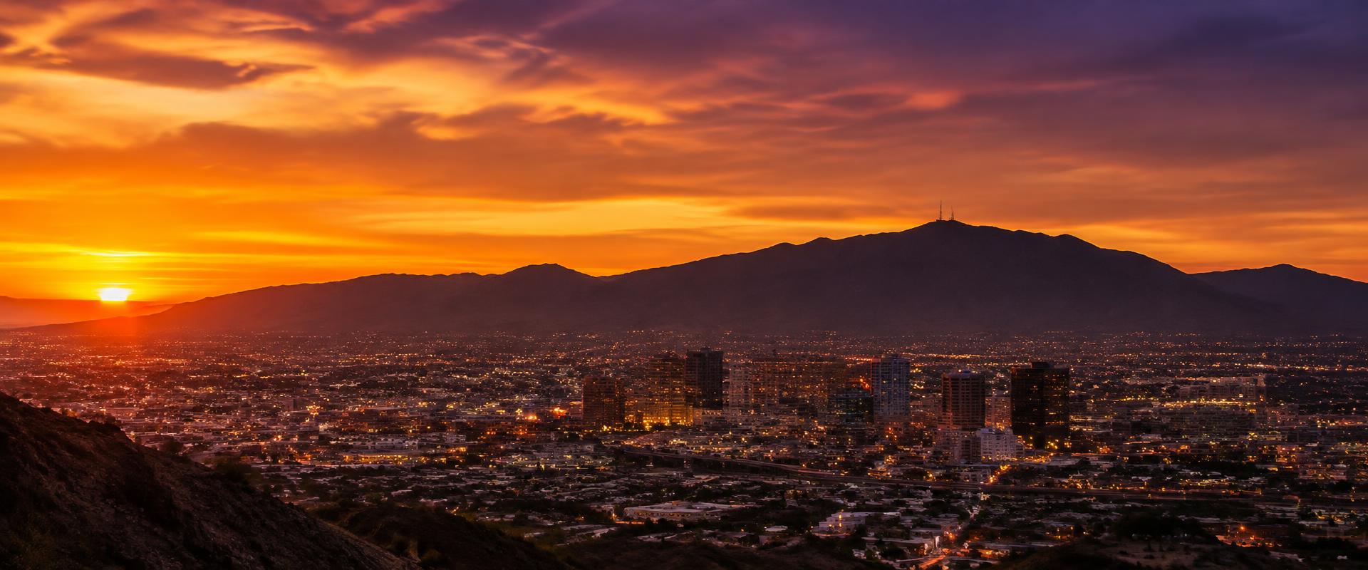 El Paso skyline and mountains at sunset